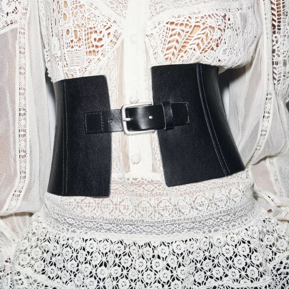 100% TEXTURED LEATHER CORSET BELT (US 34)